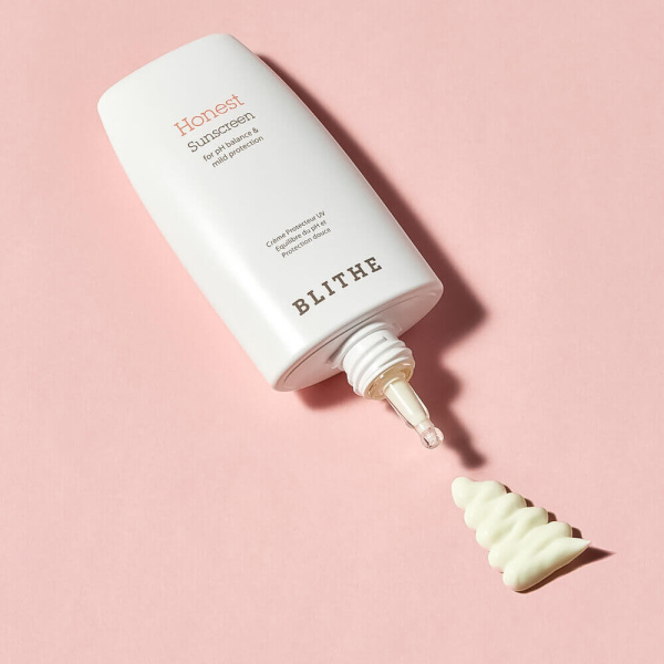 Blithe UV Protector Honest Sunscreen SPF50+ PA++++  Увлажняющий солнцезащитный крем на химических фильтрах   
